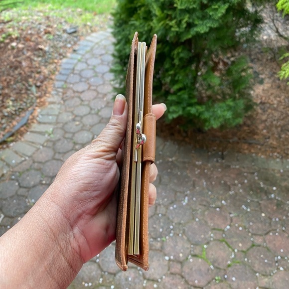 Preowned Celine Macadamia Bifold wallet - Picture 3 of 12